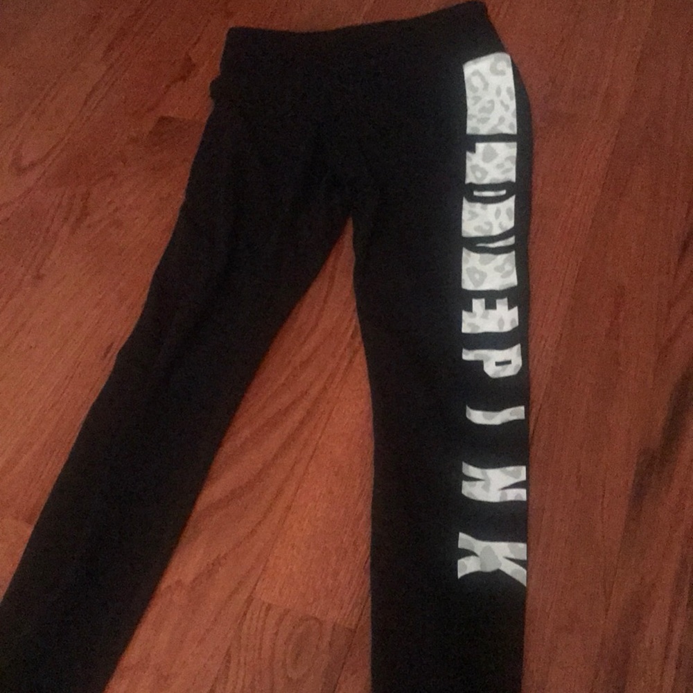 This is just a regular pair full length legging!